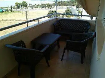 St. Mamas Apts Scala شقة